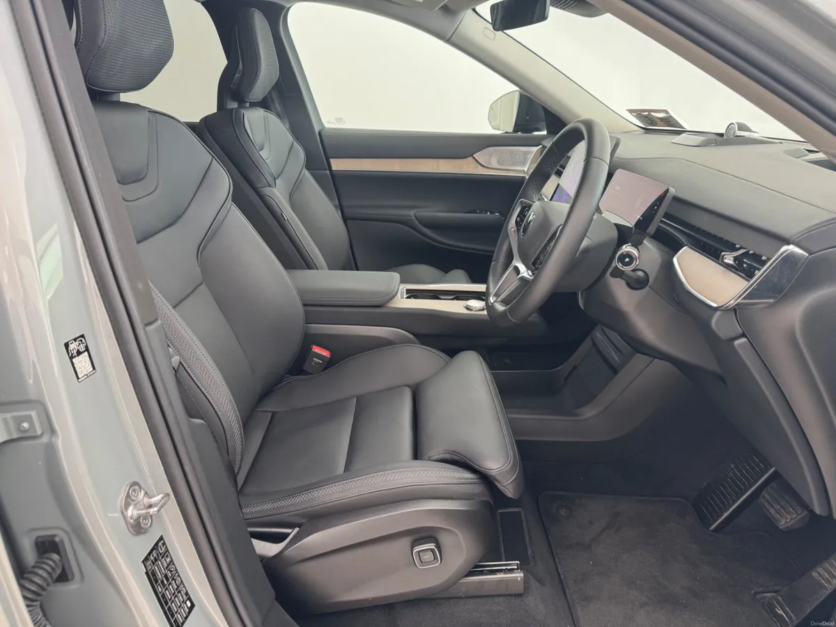 Volvo EX90 2025 - Image 3