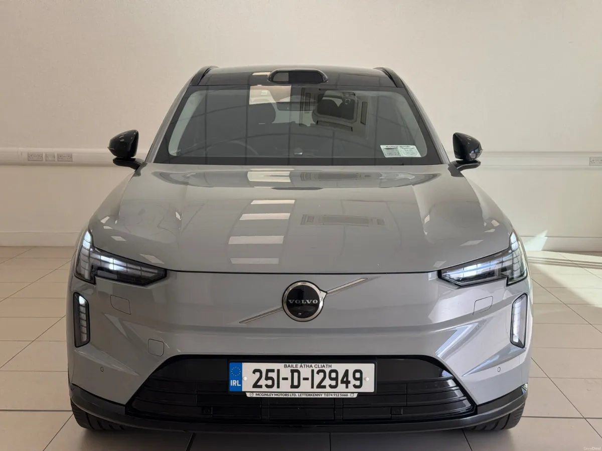 Volvo EX90 2025 - Image 2