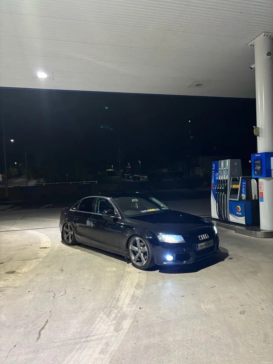 Audi A4 - Image 1