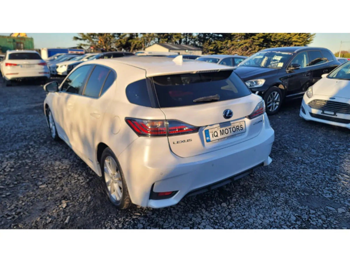 Lexus CT Version C - 1.8L Automatic Petrol self-ch - Image 4