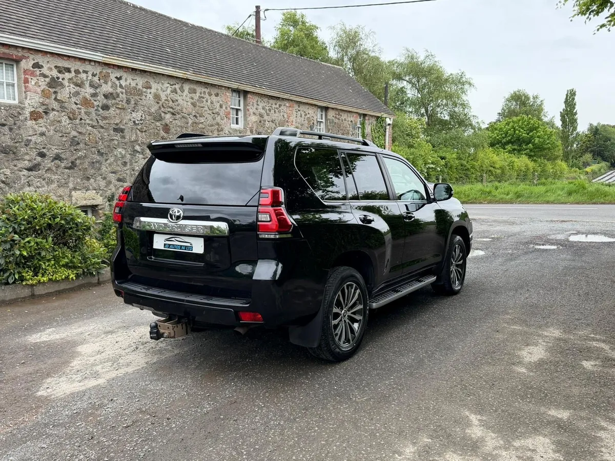 Toyota Landcrusier Invincible 7 Seats - Image 4