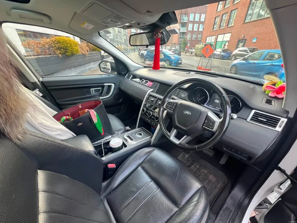 Land Rover Discovery Sport 2018 - Image 6