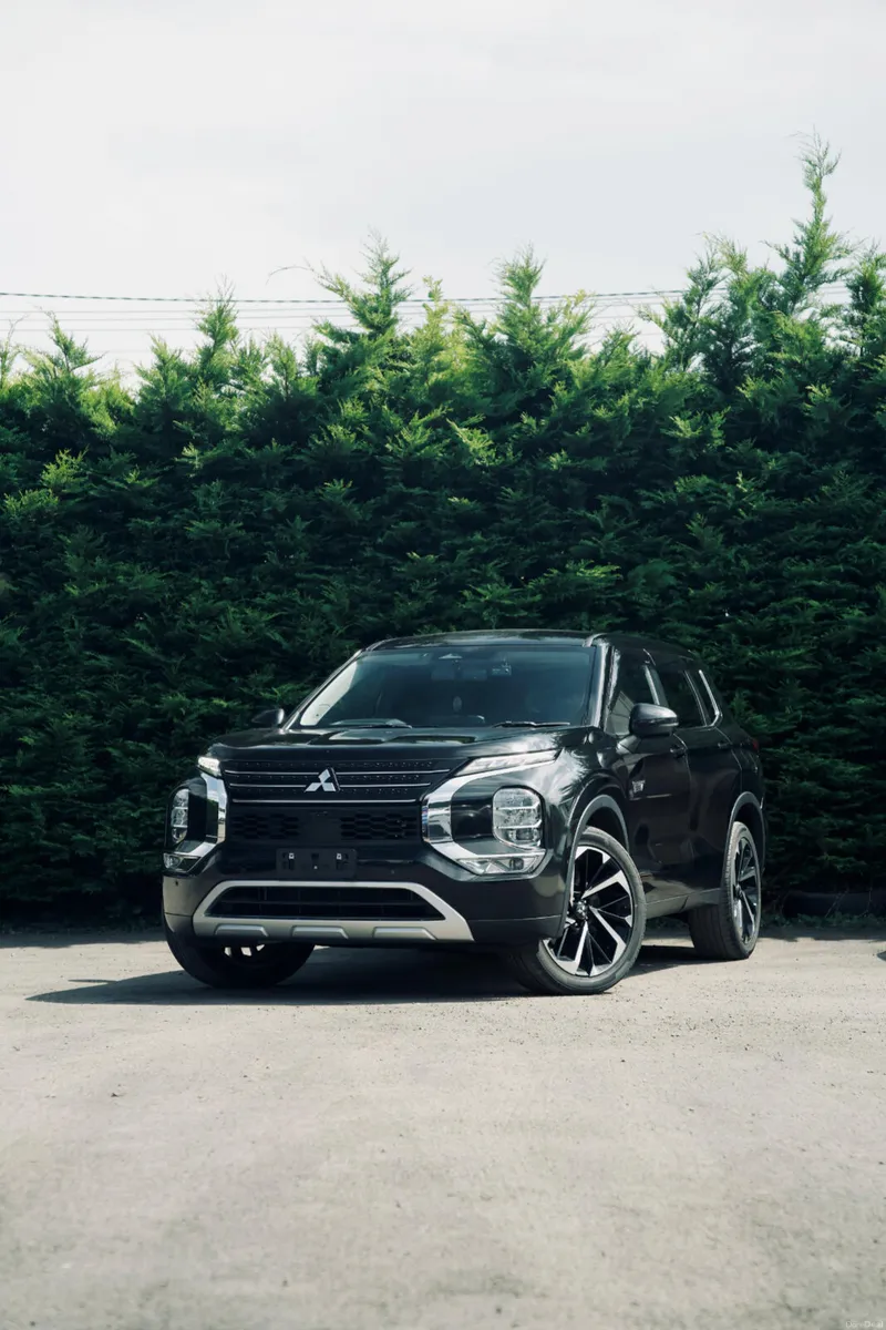 Mitsubishi Outlander PHEV Premium Package 2022 - Image 1