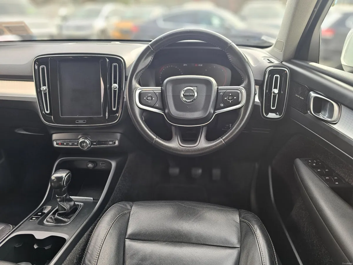 VOLVO XC40 MOMENTUM 150 BHP // 04/27 NCT - Image 6