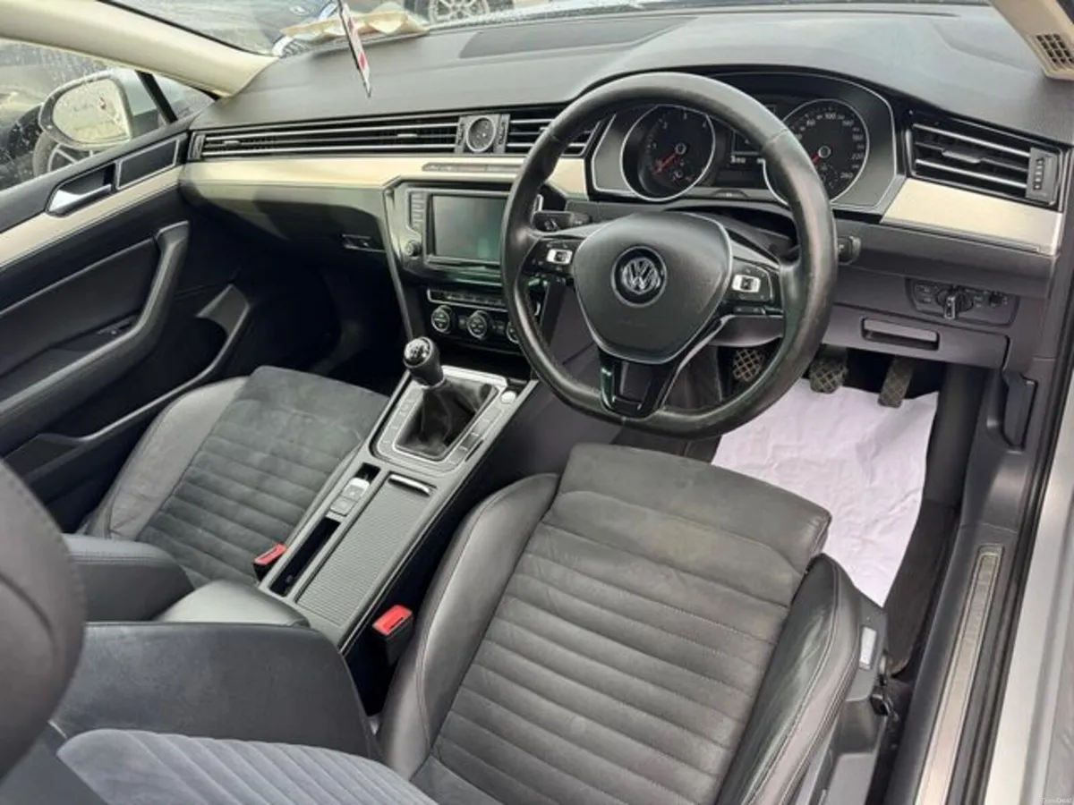 Volkswagen Passat HL 1.6 TDI M6F 120HP 4DR - Image 6