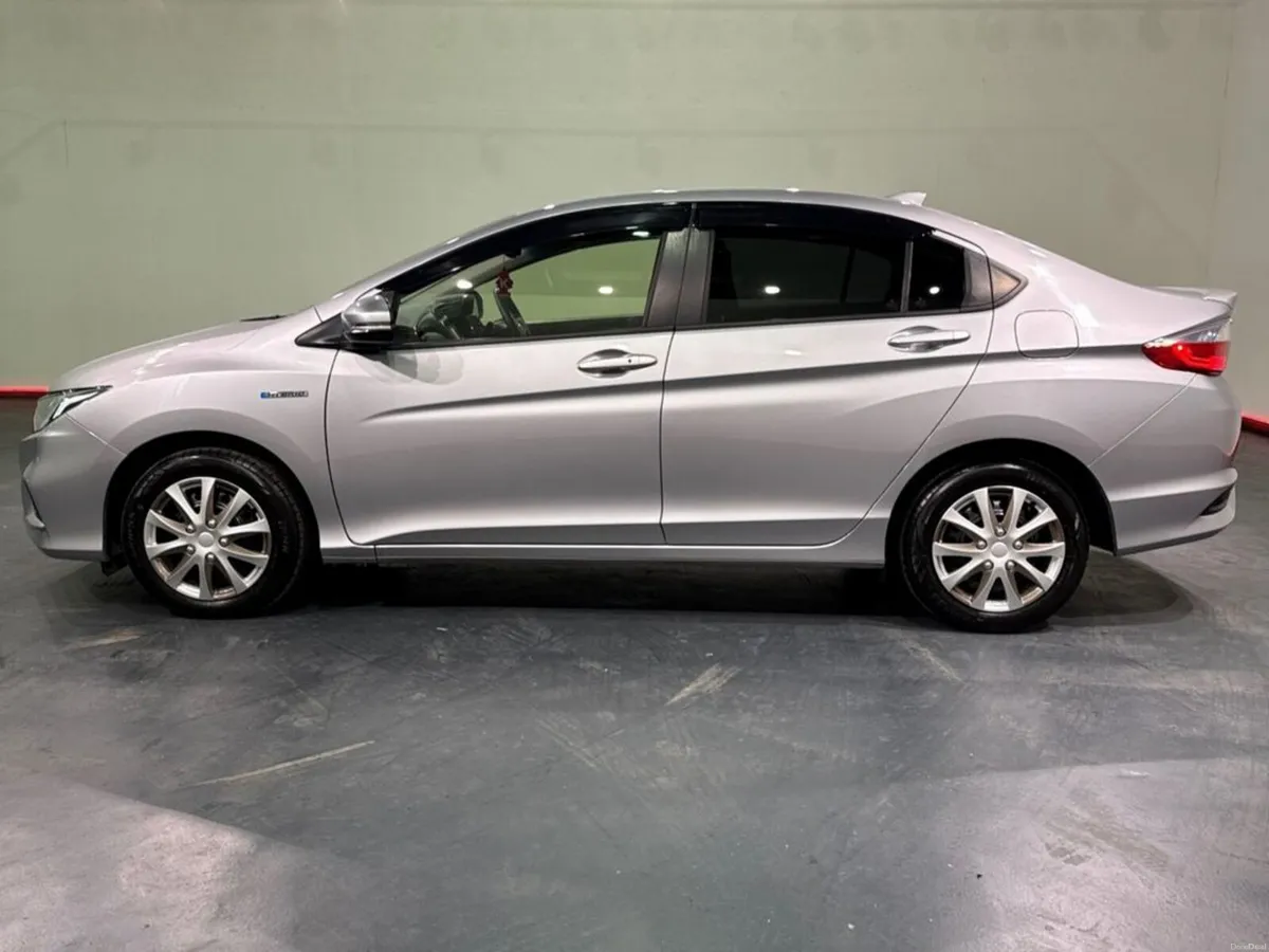 Honda Grace 1.5 HYBRID AUTOMATIC SALOON - PUSH BUT - Image 6
