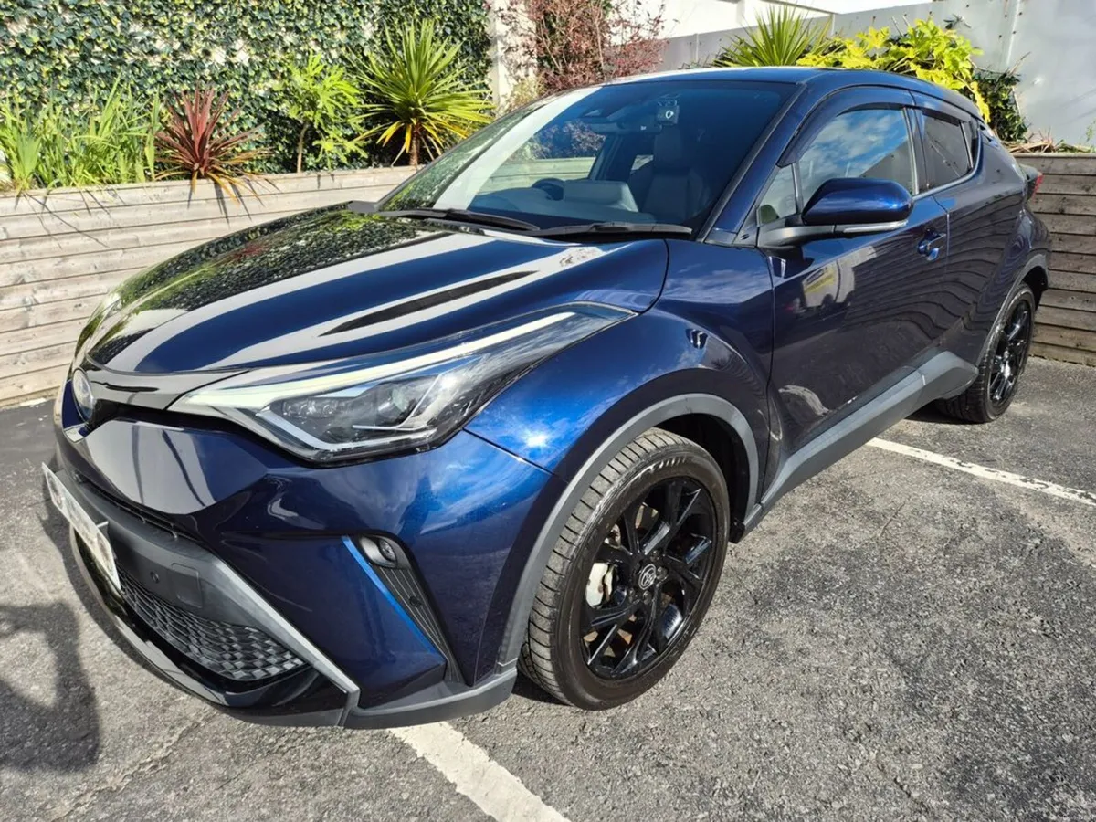 Toyota C-HR 1.8 HYBRID / SOL NERO / TOP SPEC / TAX - Image 1