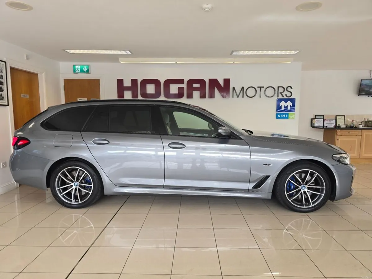 BMW 5-Series 530e M SPORT Touring PHEV - Image 3