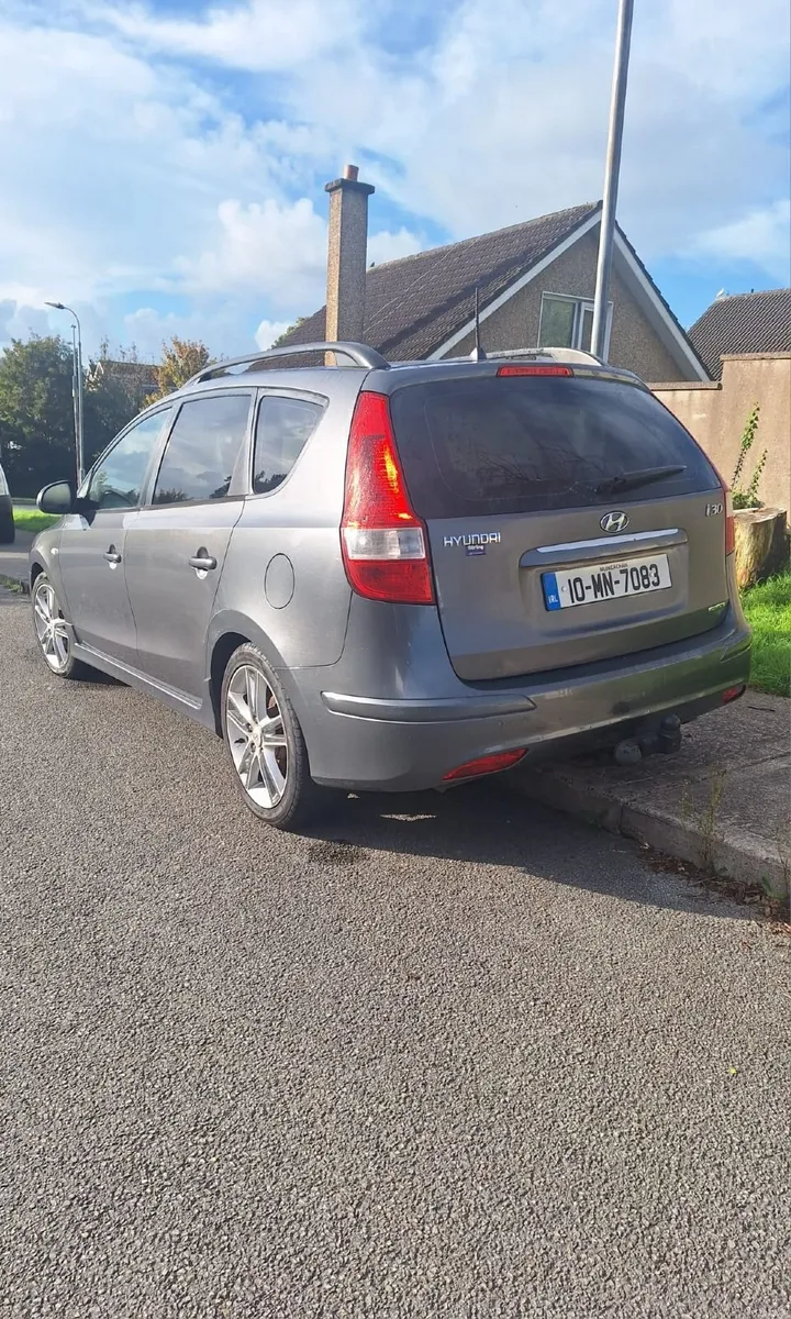 2010 Hyundai i30 Estate 1.6 CRDi Premium – 120k Mi - Image 3