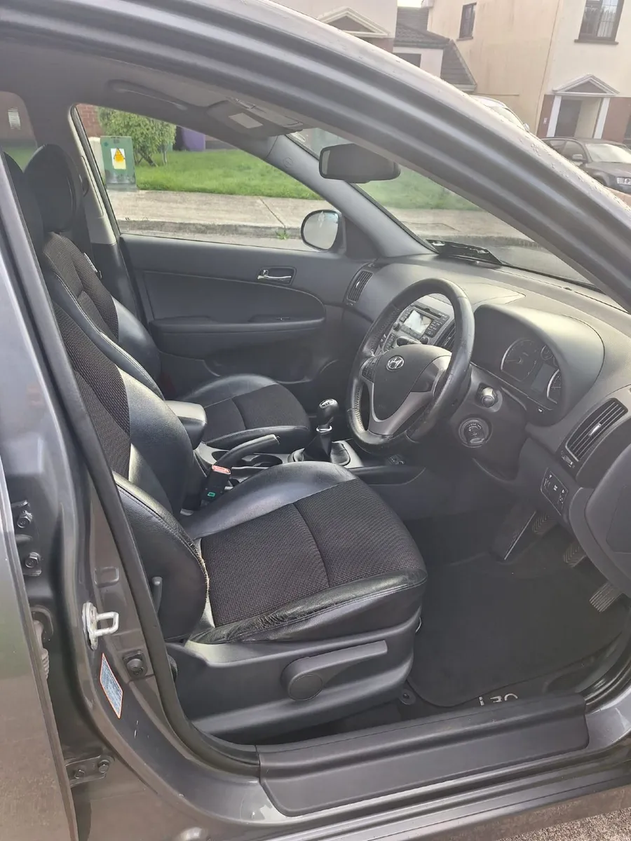 2010 Hyundai i30 Estate 1.6 CRDi Premium – 120k Mi - Image 5