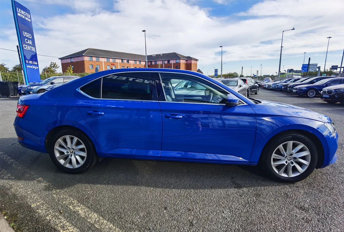 SKODA SUPERB 1.4 IV SE TECHNOLOGY DSG AUTO PHEV - Image 4