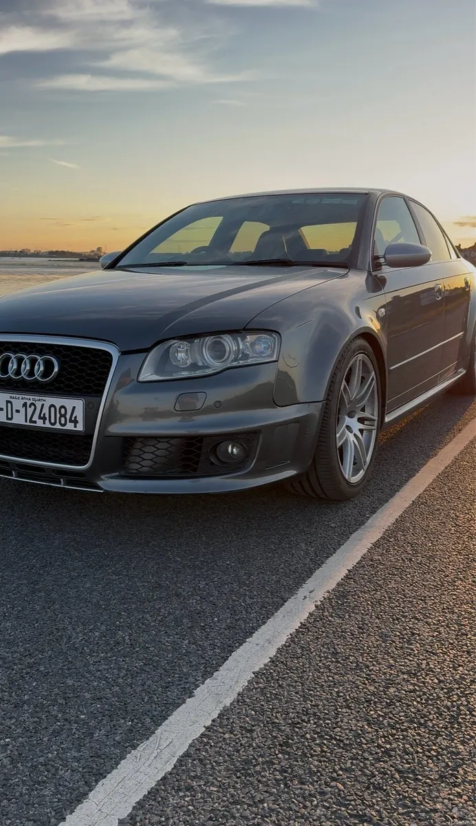 Audi rs4 - Image 1