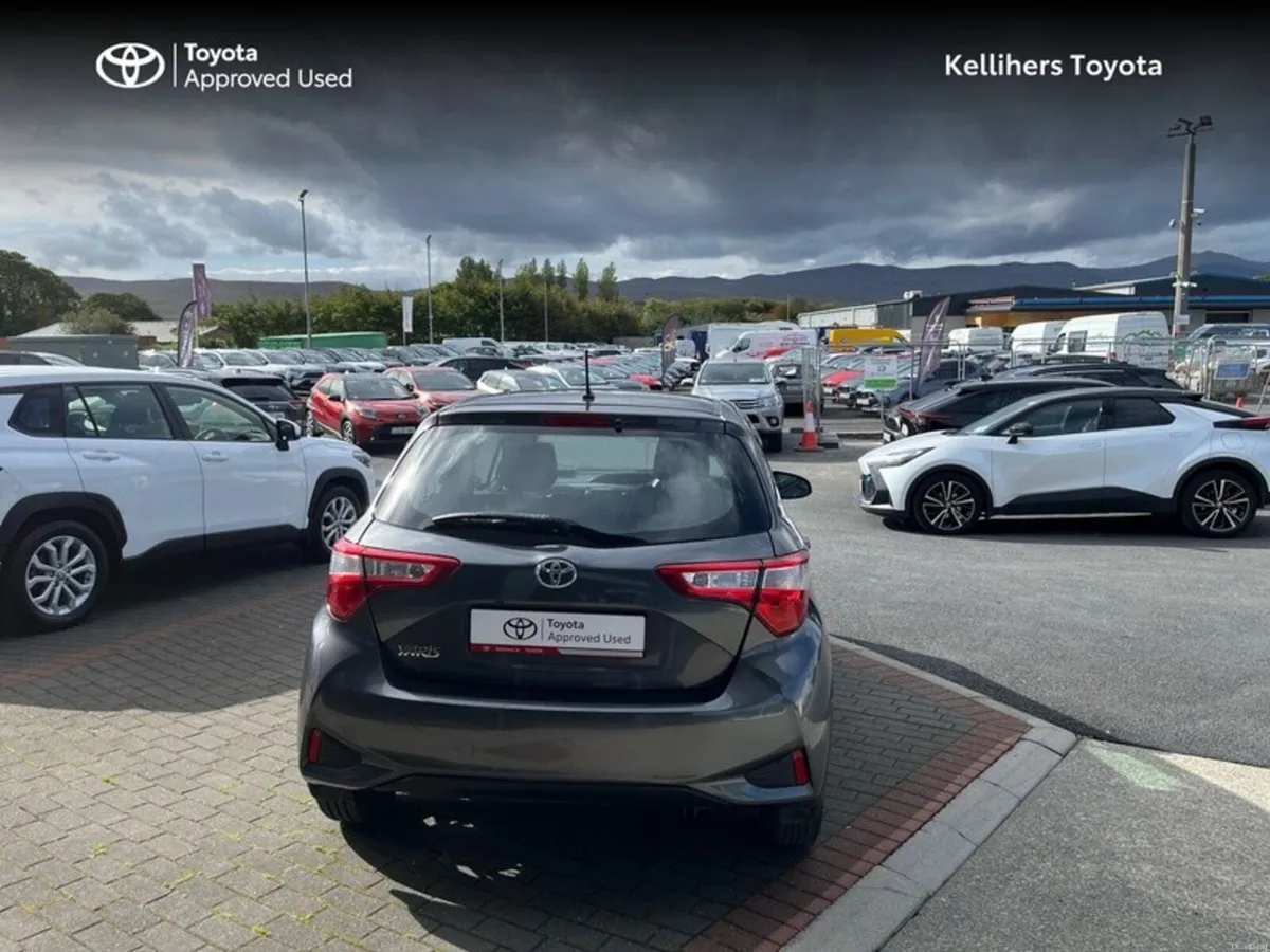 Toyota Yaris 1.0 LUNA - Image 4