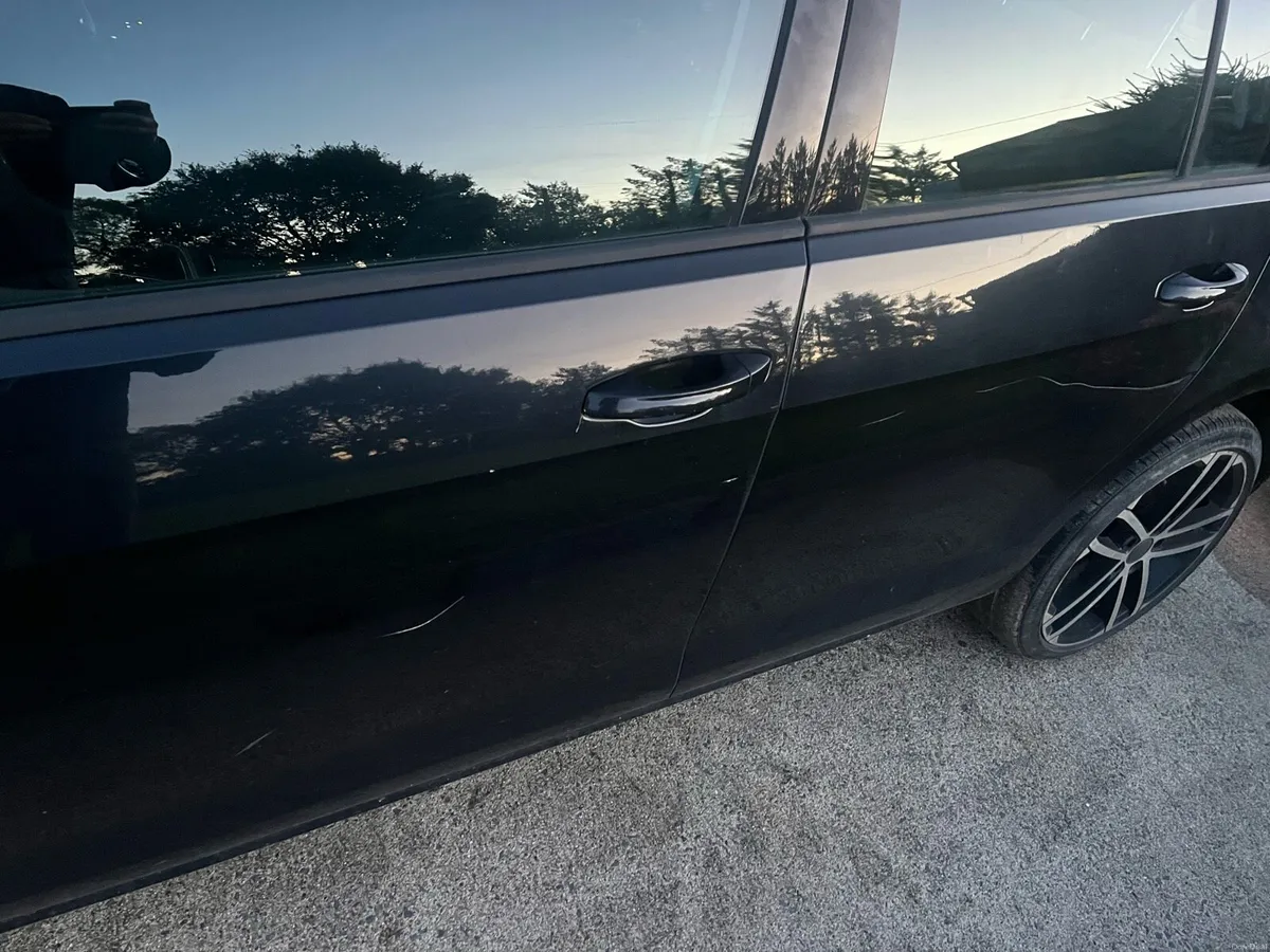 Car - Image 4