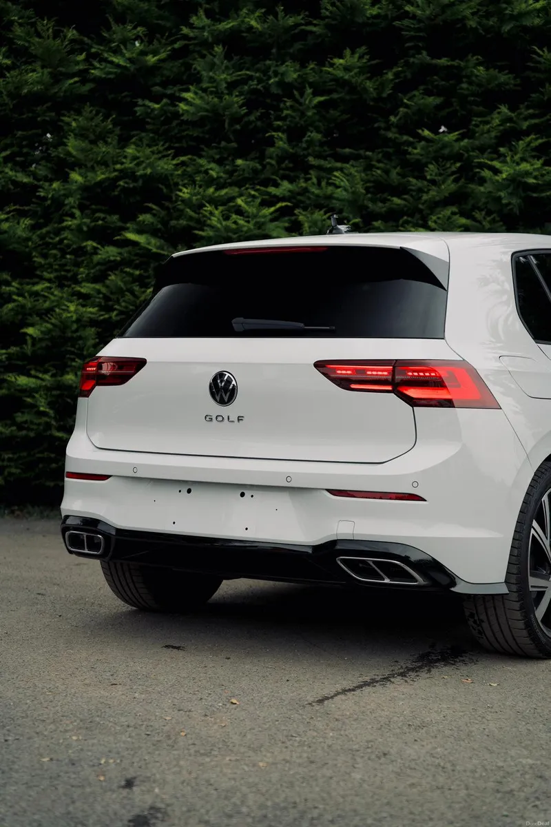 Volkswagen Golf R-Line 2024 | Premium Sporty - Image 6