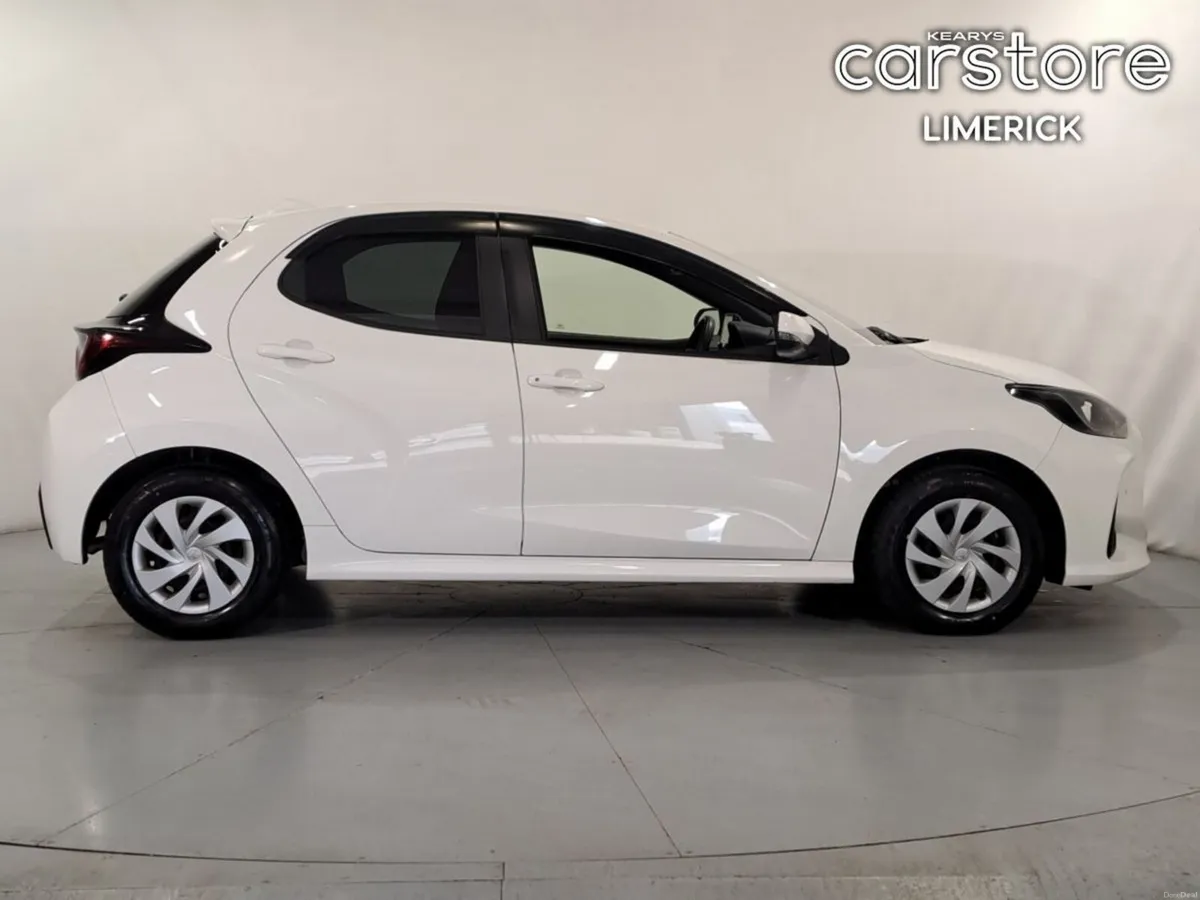 Toyota Yaris 1.5 - Image 2