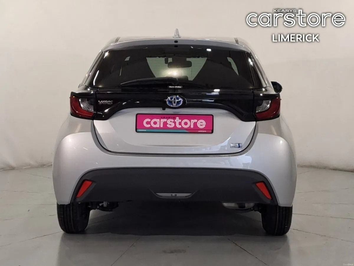 Toyota Yaris 1.5 Hybrid auto - Image 4