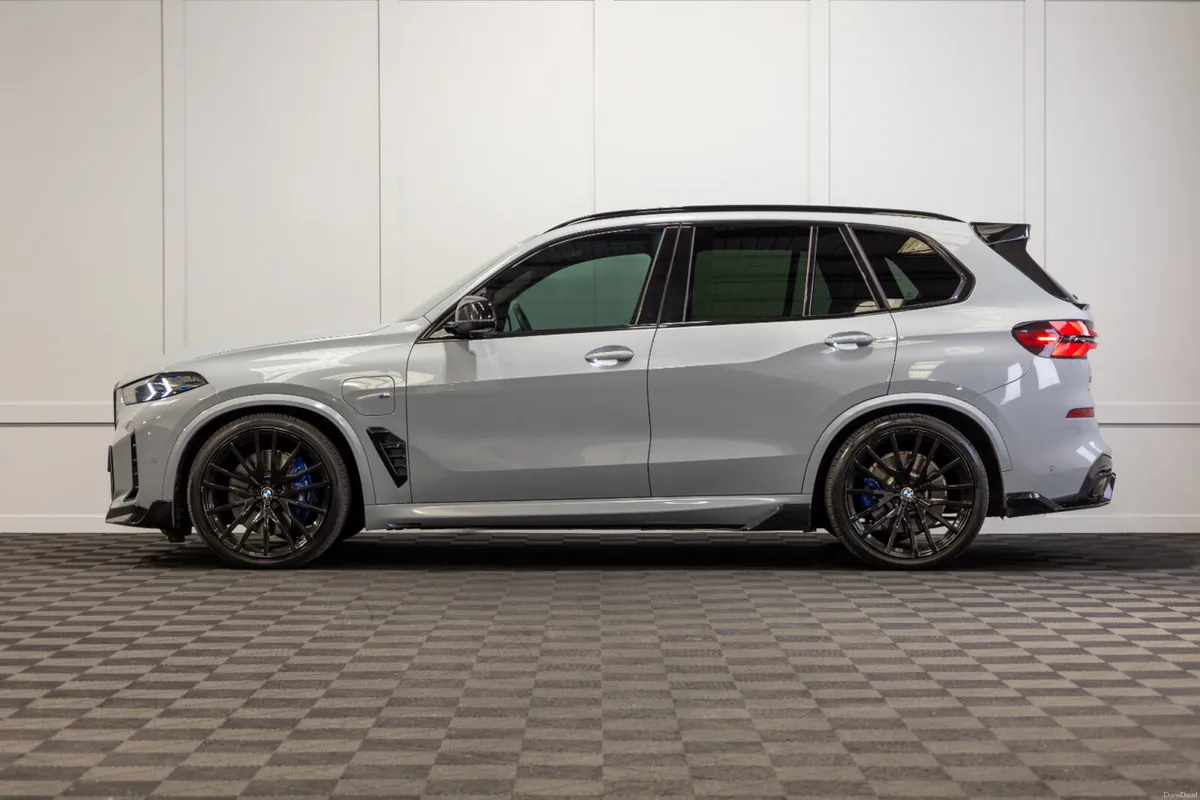 232 BMW X5 X-Drive 50e M-Sport - Image 3