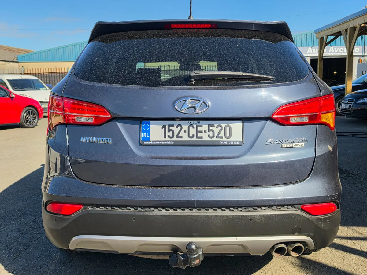 152 HYUNDAI SANTA FE *4 WD*7 SEATER* - Image 6