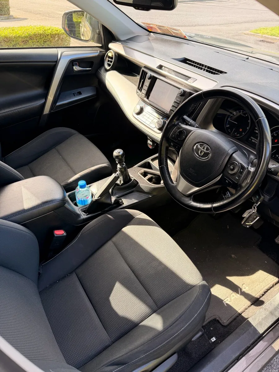 Toyota rav 4 - Image 6