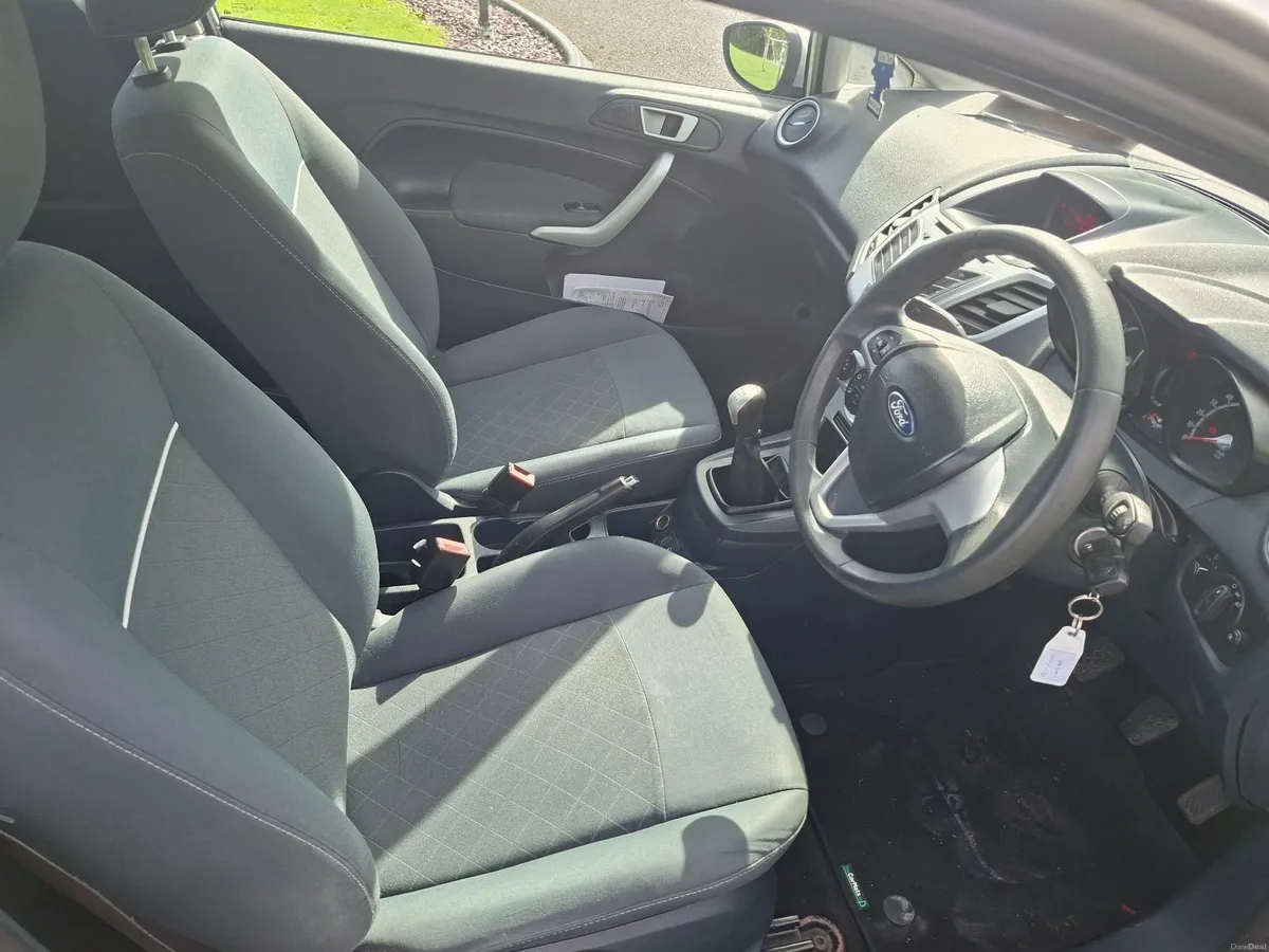 2012 FORD FIESTA 1.2 PETROL. - Image 4