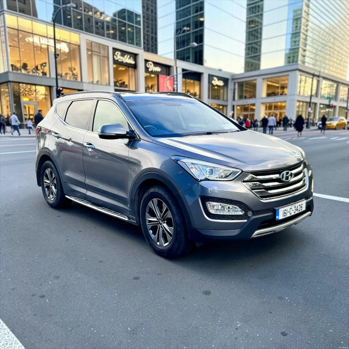 2016 Hyundai Santa Fe 2.2 CRDi 4WD Exec Leather - Image 1