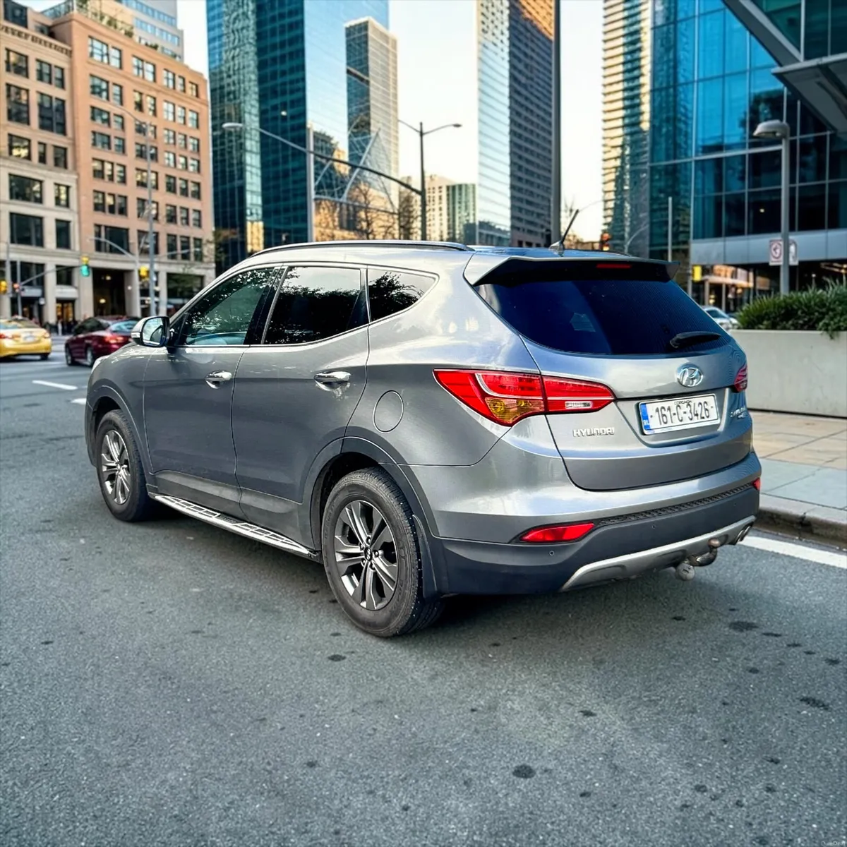 2016 Hyundai Santa Fe 2.2 CRDi 4WD Exec Leather - Image 3