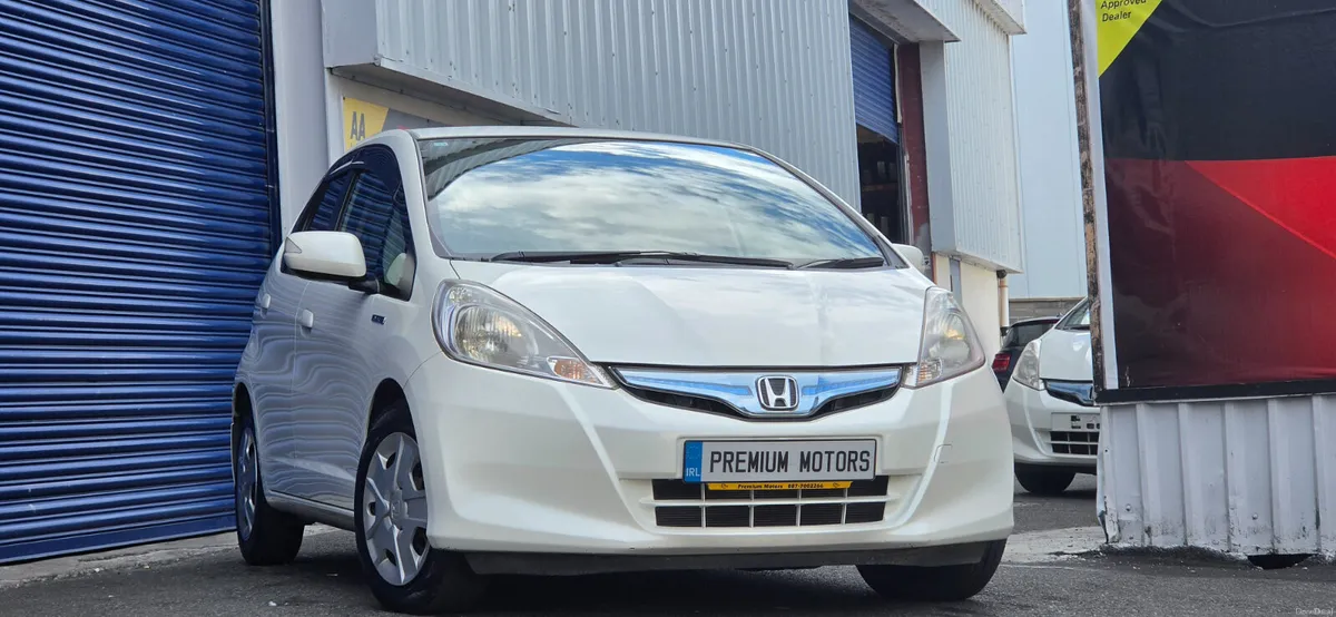 Honda Fit 2013 - Image 2