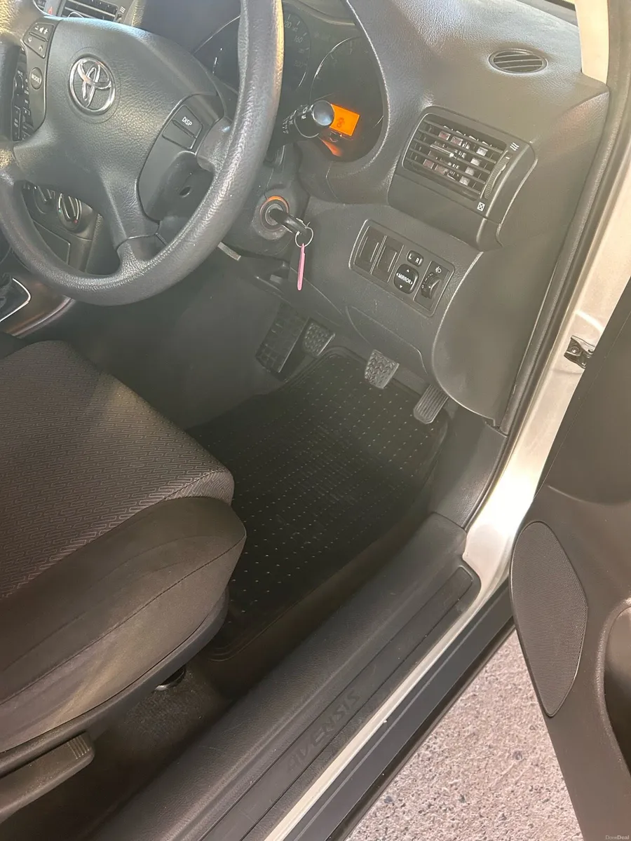 2007 Toyota Avensis *LOW MILEAGE* - Image 4