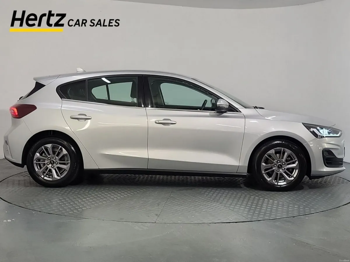 Ford Focus TITANIUM Petrol Manual - Image 2
