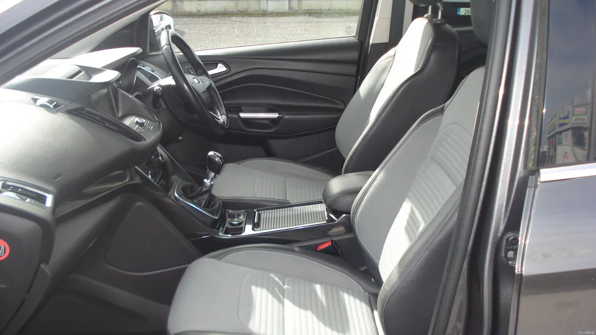 Ford Kuga 2017 - Image 2