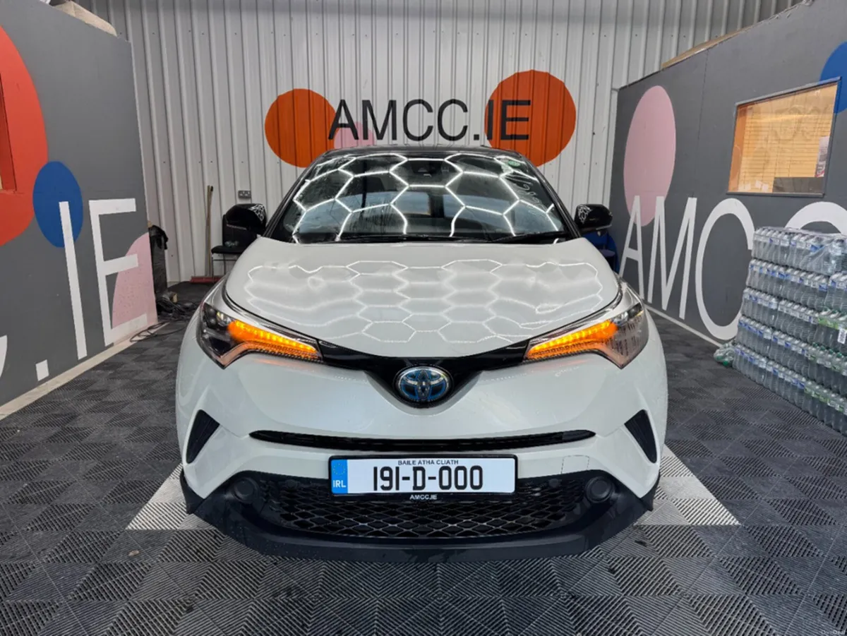Toyota C-HR 2019 TOYOTA C-HR S LED PACKAGE HYBRID - Image 2
