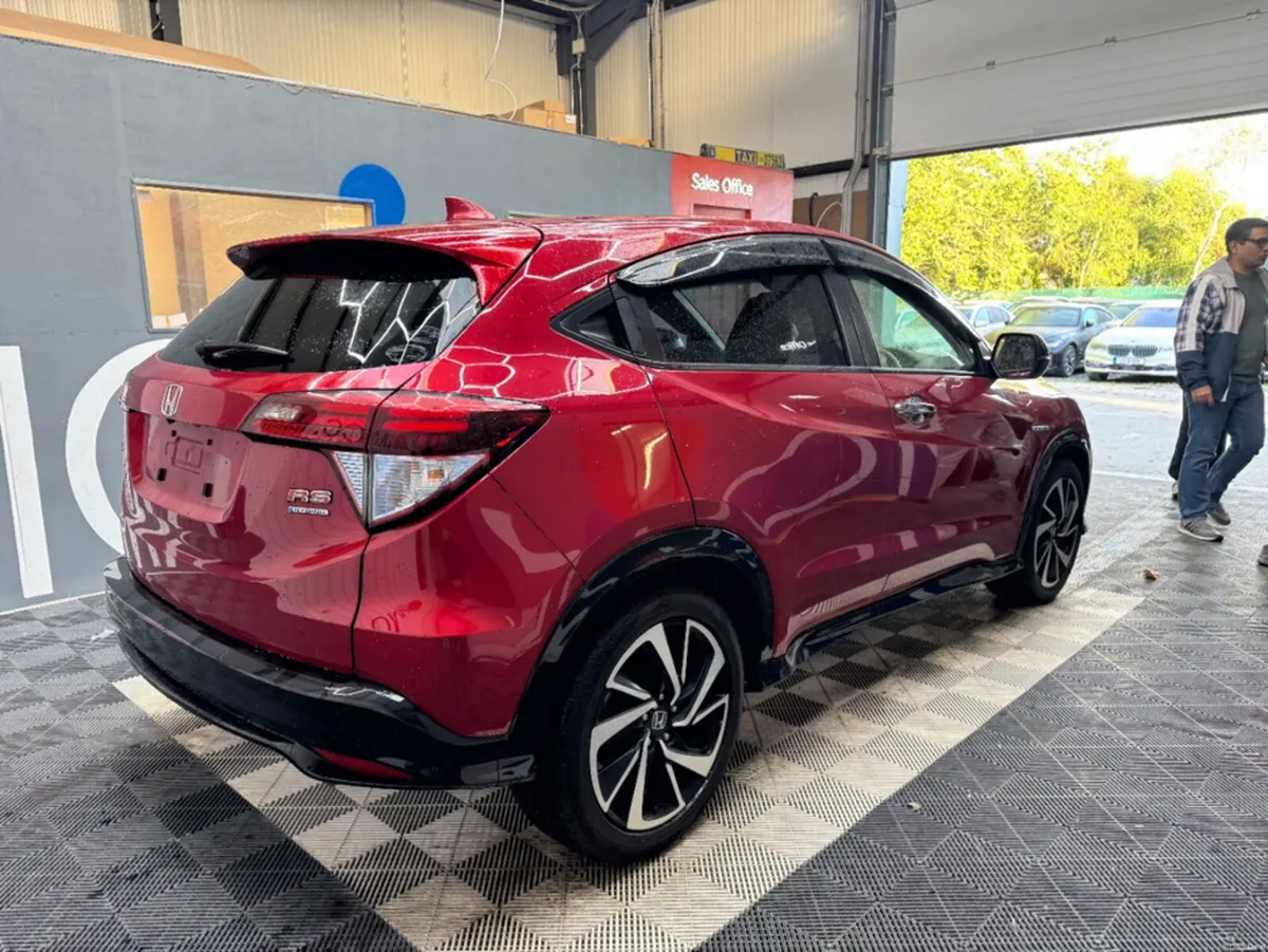 Honda Vezel 2018 HONDA VEZEL HV RS SENSING HYBRID - Image 3