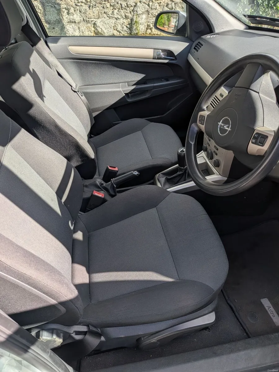 Opel Astra 2009 1.4 Petrol - Image 5