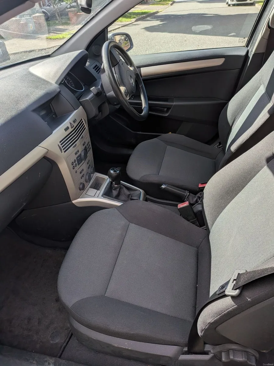 Opel Astra 2009 1.4 Petrol - Image 6