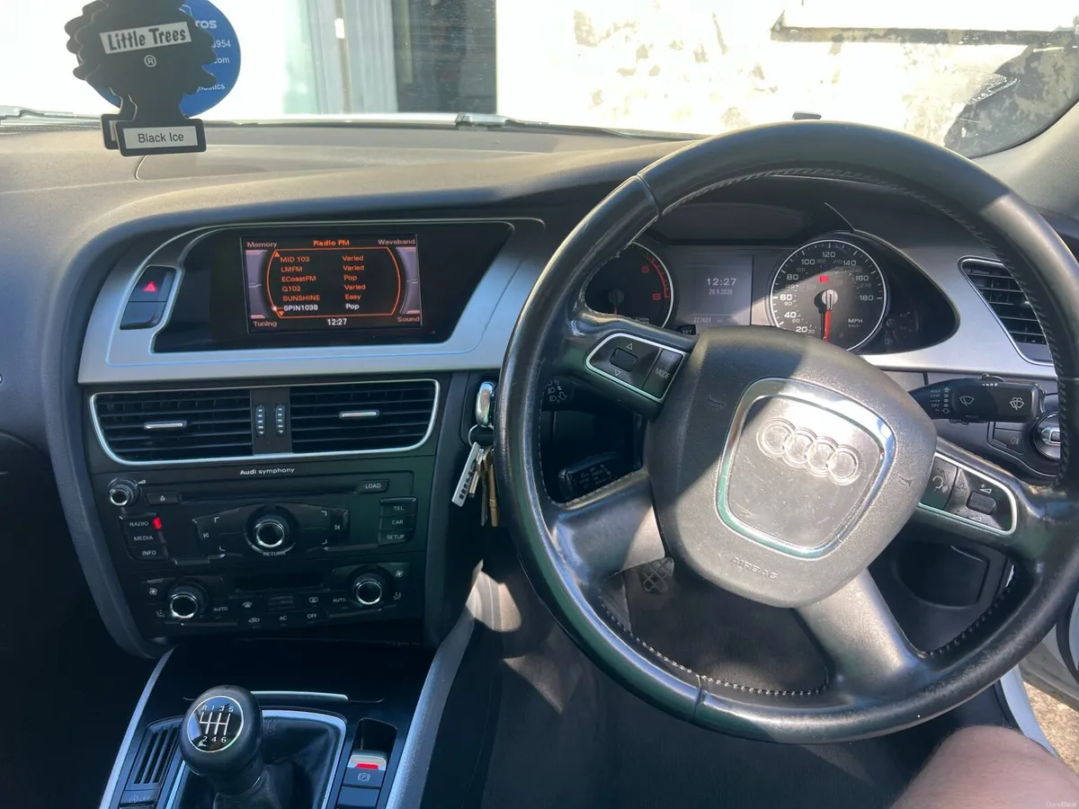 2010 Audi A4 - Image 6