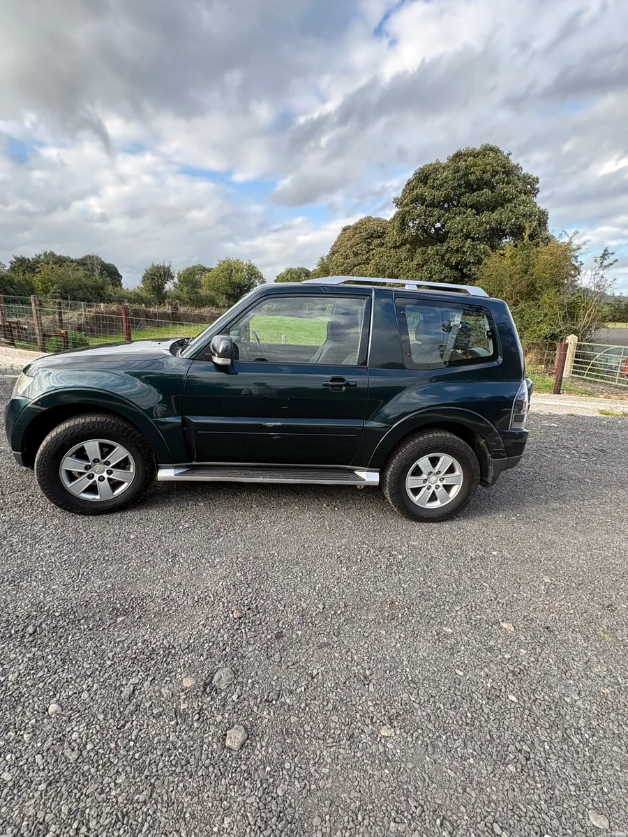 Mitsubishi shogun jeep - Image 5