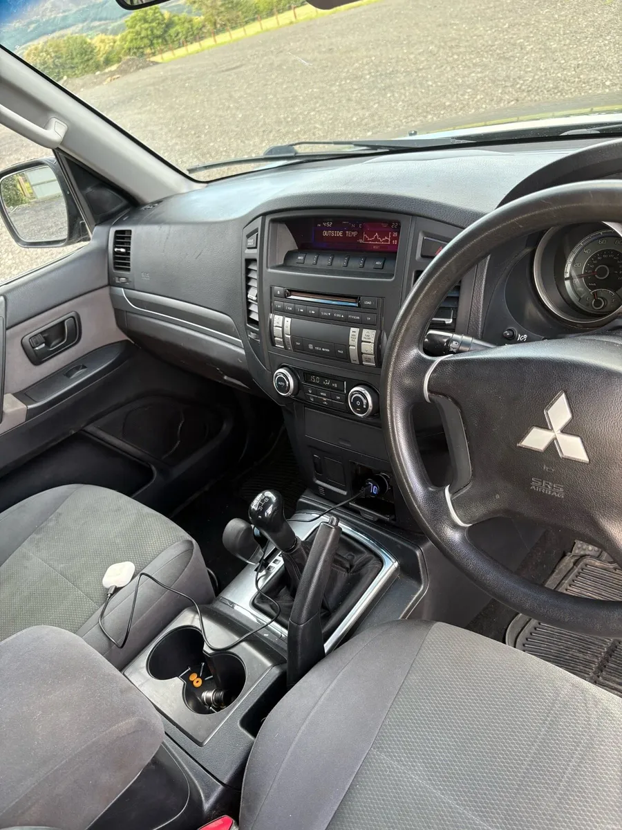 Mitsubishi shogun jeep - Image 6