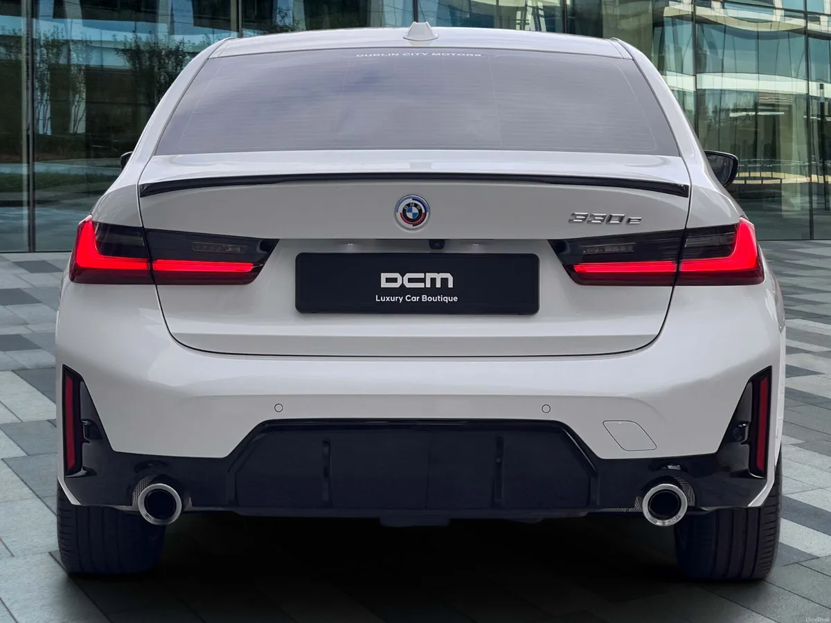 BMW 330e G20 LCI M Sport *Excellent Specs & 6k km* - Image 6