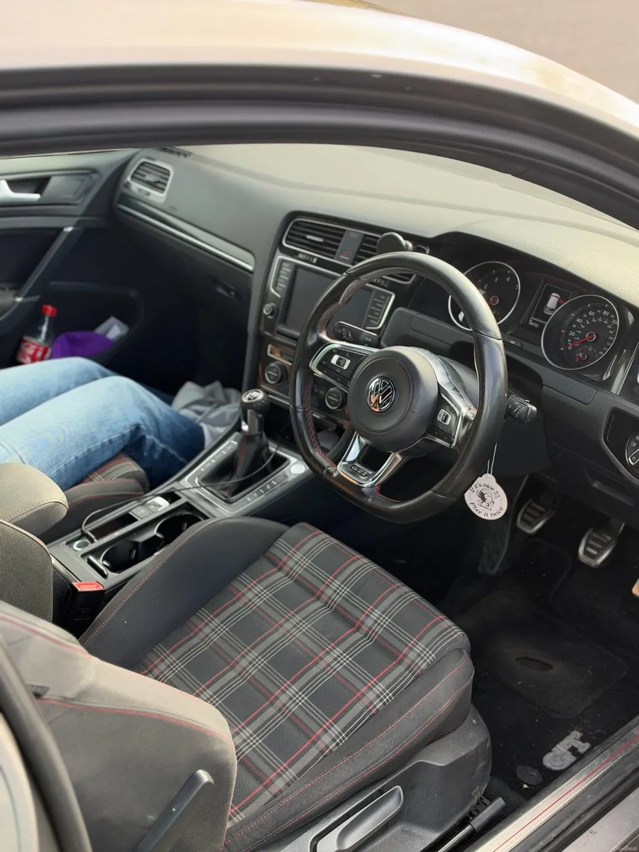 Volkswagen Golf GTI Performance Pack (400hp) - Image 5