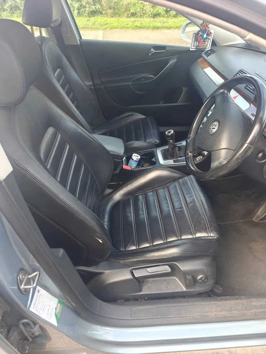 Volkswagen Passat 2009 - Image 6