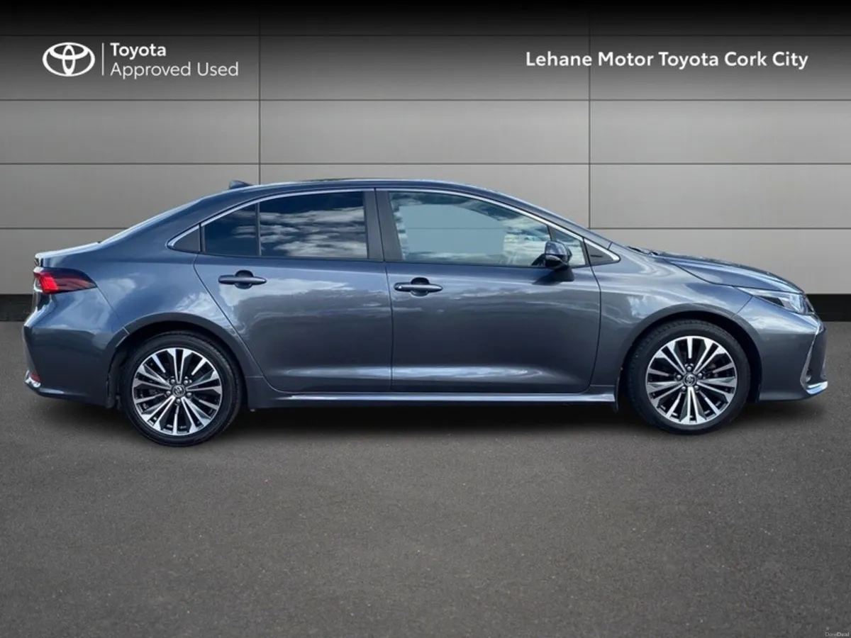 Toyota Corolla COROLLA LUNA SPORT SALOON - Image 3
