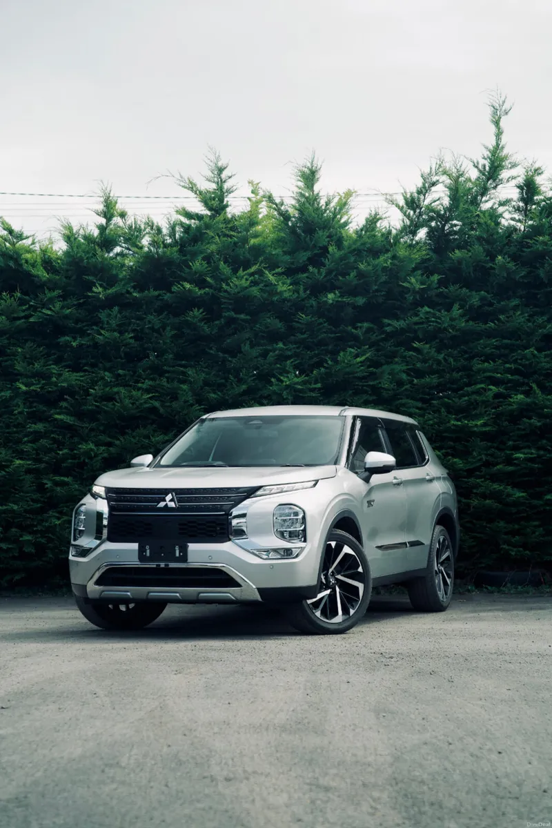 Mitsubishi Outlander PHEV Premium Package 2022 - Image 1