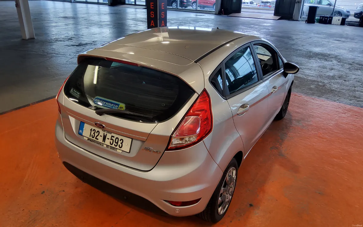 Ford Fiesta 2013 - Image 2