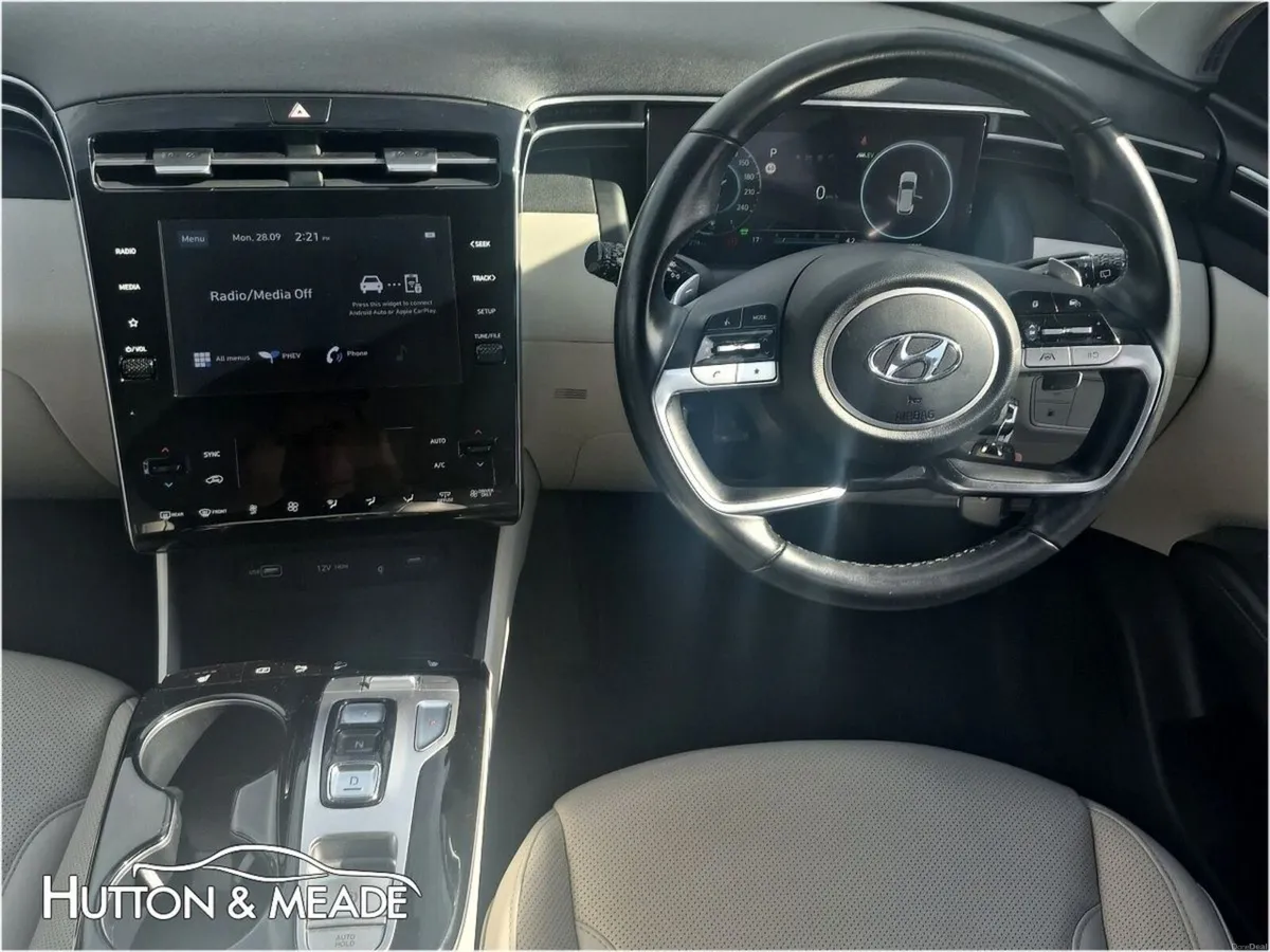 Hyundai Tucson Executive PHEV 1.6 Petrol 5dr - Image 3