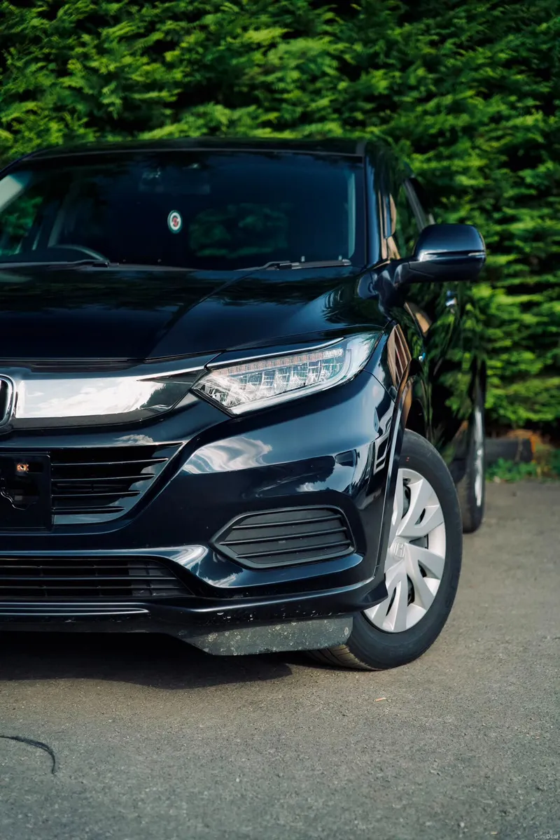 Honda Vezel Hybrid 2019 | Low Mileage |Only 46K Km - Image 6
