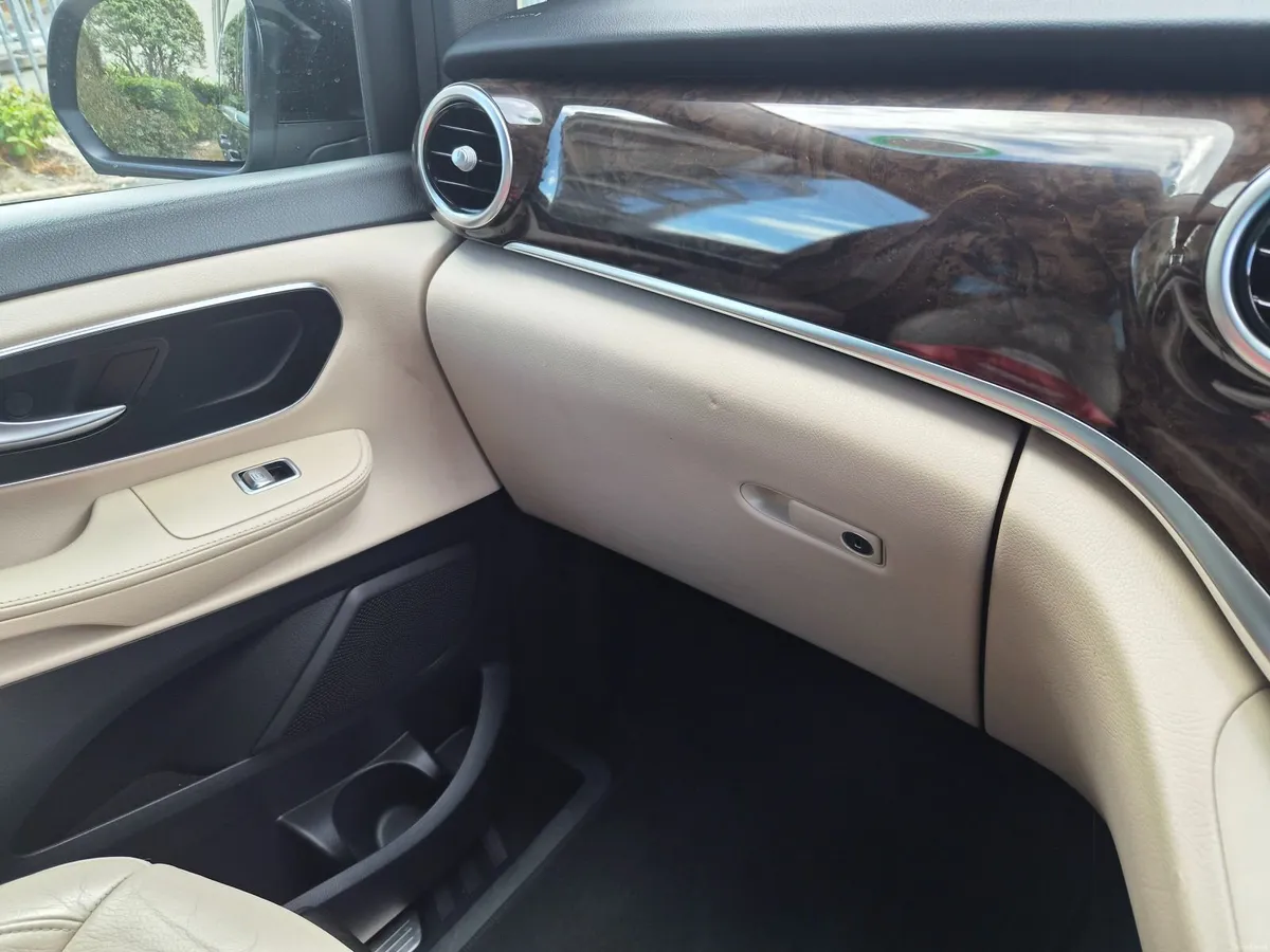Mercedes-Benz V-Class 2016 - Image 4