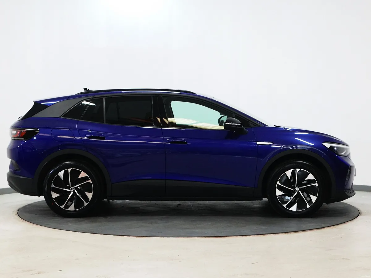 *2* 2023 Volkswagen ID.4 LIFE - Image 2