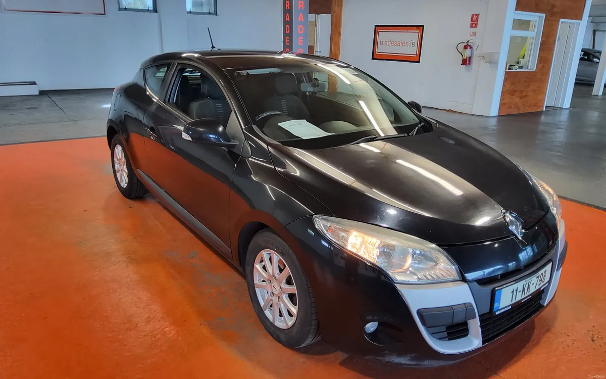 Renault Megane 2011 - Image 1