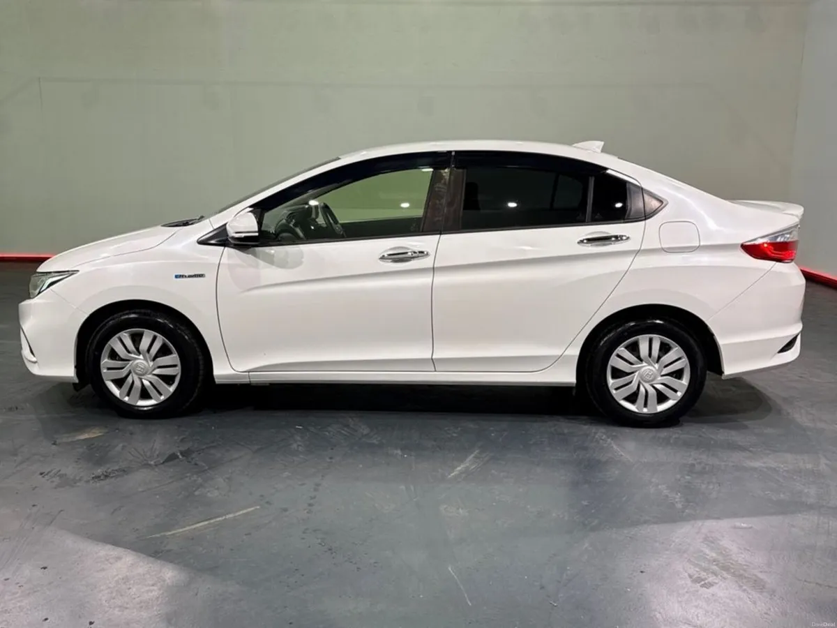 Honda Grace 1.5 HYBRID AUTOMATIC - REVERSE CAMERA - Image 6